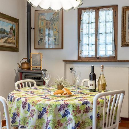Beautiful Home In Uzzano Pt With Kitchen Eksteriør bilde