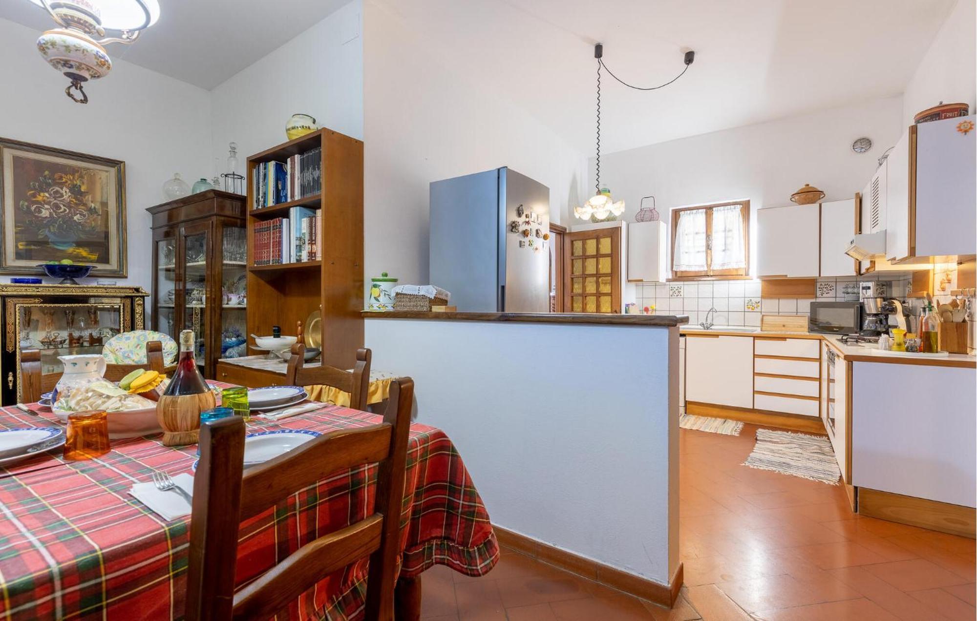 Beautiful Home In Uzzano Pt With Kitchen Eksteriør bilde